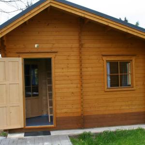 One-Bedroom Bungalow with Shared Bathroom