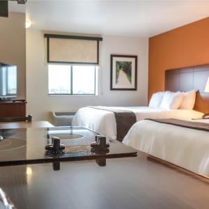 Queen Room with Two Queen Beds - Mobility Accessible