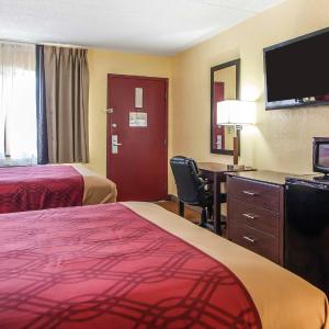 Queen Room with Two Queen Beds - Non-Smoking