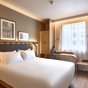 Superior Room - 1 Queen Bed