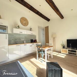 One-Bedroom Apartment with Terrace (3 Adults)
