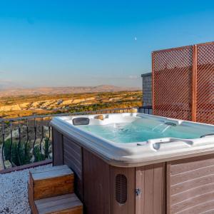 Deluxe Room, Outdoor with Jet Hottub