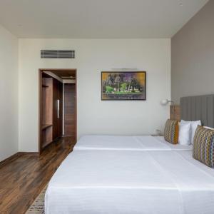 Deluxe Room City View Twin Bed