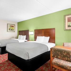 Double Room with Two Double Beds - Smoking