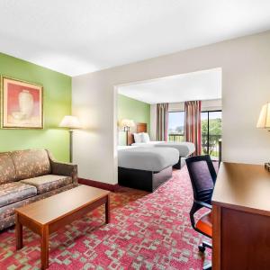 Double Suite with Two Double Beds - Non Smoking