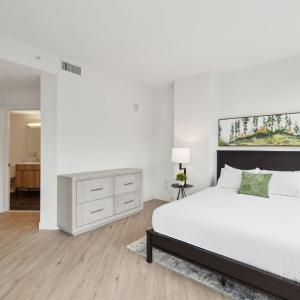 Two-Bedroom Deluxe Apartment with Balcony