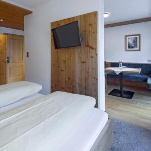One-Bedroom Apartment with Terrace