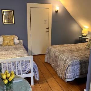 Deluxe Double Room (2 Adults + 1 Child)