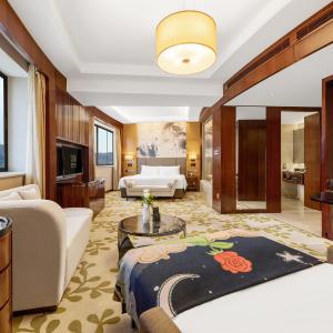 Luxury Family Room