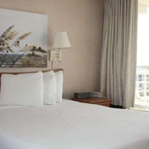 Queen Suite with Balcony and Ocean View