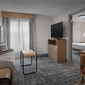 One-Bedroom King Suite - Non-Smoking