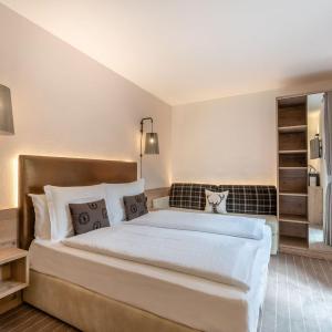 Economy Triple Room