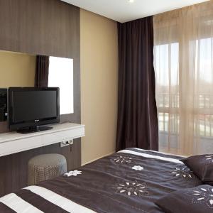 One-Bedroom Suite with Garden View