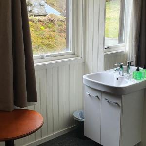 Single Room with Shared Bathroom