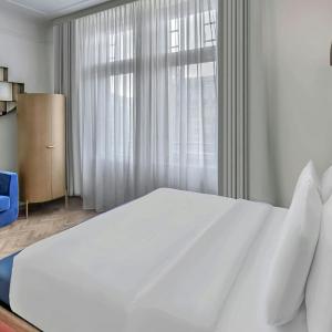 Premier Bohemia King Room with City View