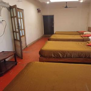 8-Bed Mixed Dormitory Room
