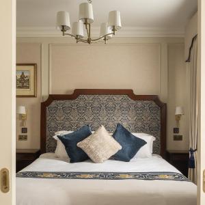 Superior One Bedroom Suite