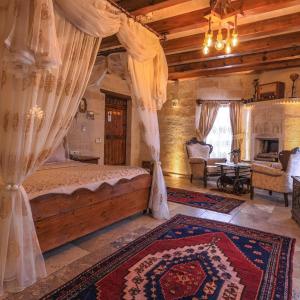 Deluxe Stone Room