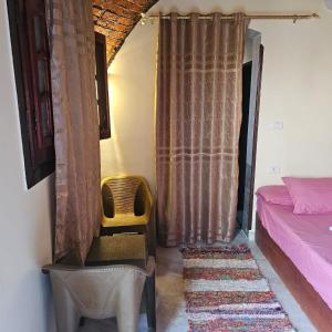 Single Bed in Mixed Dormitory Room