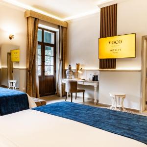 Queen Room with Two Queen Beds, Balcony and Cathedral View