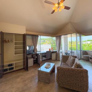 Deluxe Quadruple Room with Terrace and Mountain View