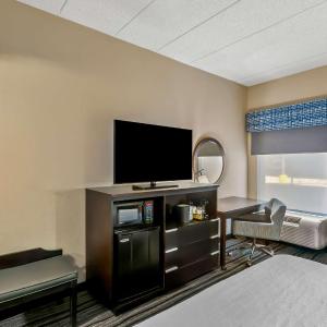 King Room with Sofa Bed - Non-Smoking
