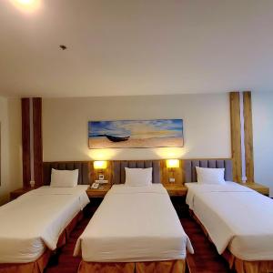 Deluxe Triple Room with Sea View