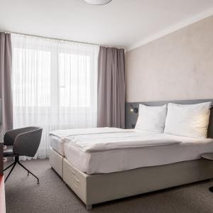 Business Double or Twin Room with Air-Conditioning