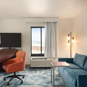 Queen Studio Suite with Two Queen Beds - Non-Smoking