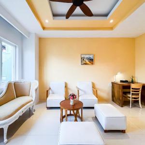 Deluxe Family Room