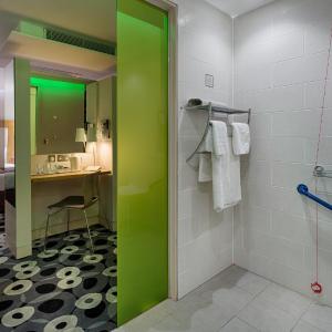 Standard King Room - Accessible