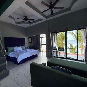 FAMILY Room Beachfront