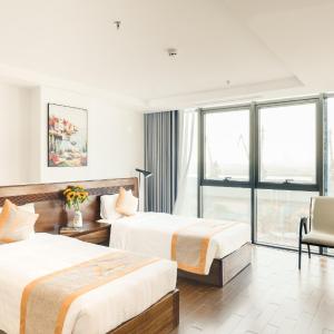 Twin Room with Private Bathroom