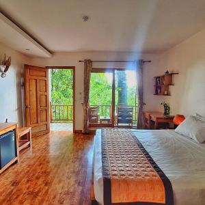 Deluxe Double Room with Garden View