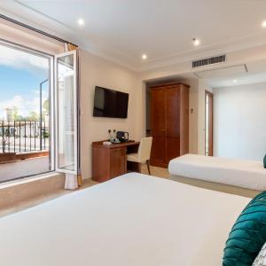 Suite with City View