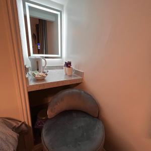 Twin Room with View