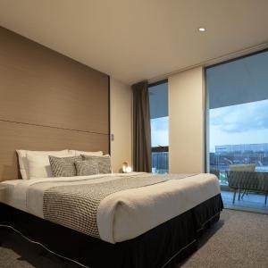 One-Bedroom Executive Suite 