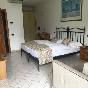 Double or Twin Room with Garden View