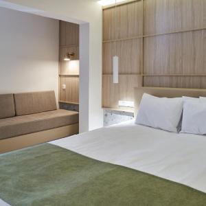 Twin Room with View