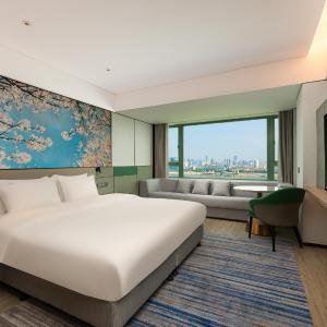 Deluxe King Room with River View