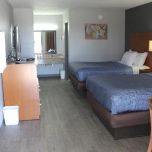 Queen Room with Two Queen Beds - Non-Smoking