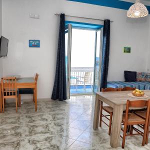 Two-Bedroom Deluxe Apartment with Balcony