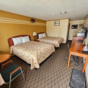 Queen Room with Two Queen Beds - Non-Smoking