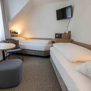 Double or Twin Room with Shower