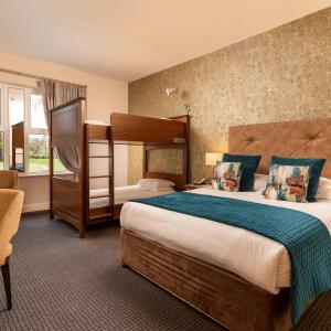 Family Bunk bed Room (2 adults + 4 children)