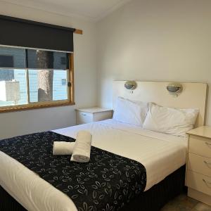 2 Bedroom Deluxe Unit 6 berth (wheel chair access)