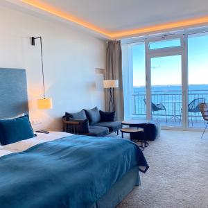 Sea Luxury Double Room with Bath, Balcony and Sea View (no pets)