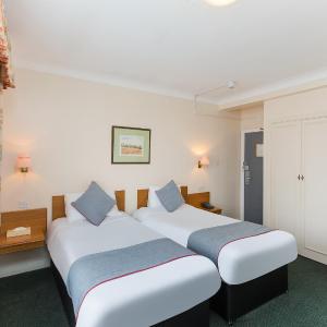 Standard Twin Room with Sea View