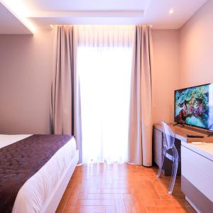 Superior Double Room with Balcony and Sea View
