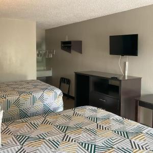 Queen Room with Two Queen Beds - Non-Smoking
